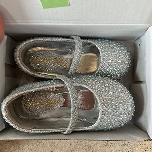 To small, never worn